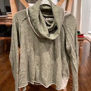 FREE PEOPLE BEACH thin sweatshirt with cowl neck green